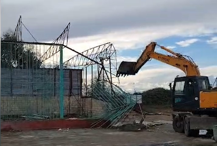 Fövqəladə Hallar Nazirliyi tərəfindən daha bir qanunsuz tikili sökülüb (video, foto)